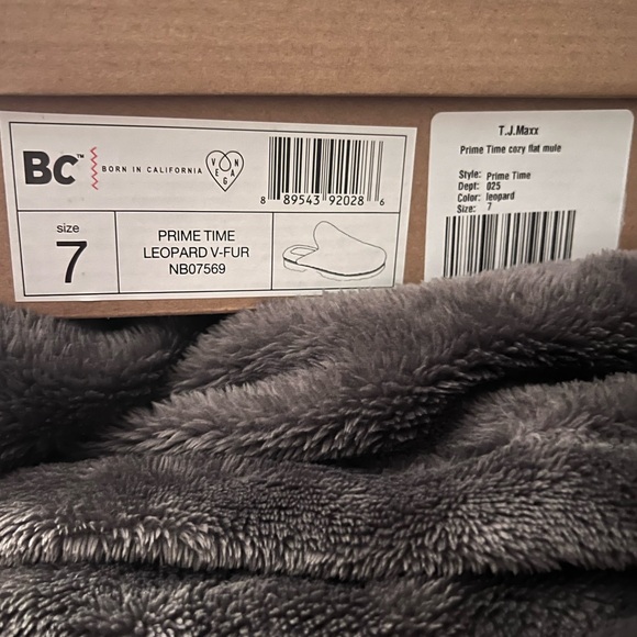 Prime Time cozy flat mule size 7. NWOT. - Picture 3 of 4